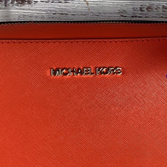 Michael Kors crossbody bag red orange summer small purse GUC - Picture 5 of 11